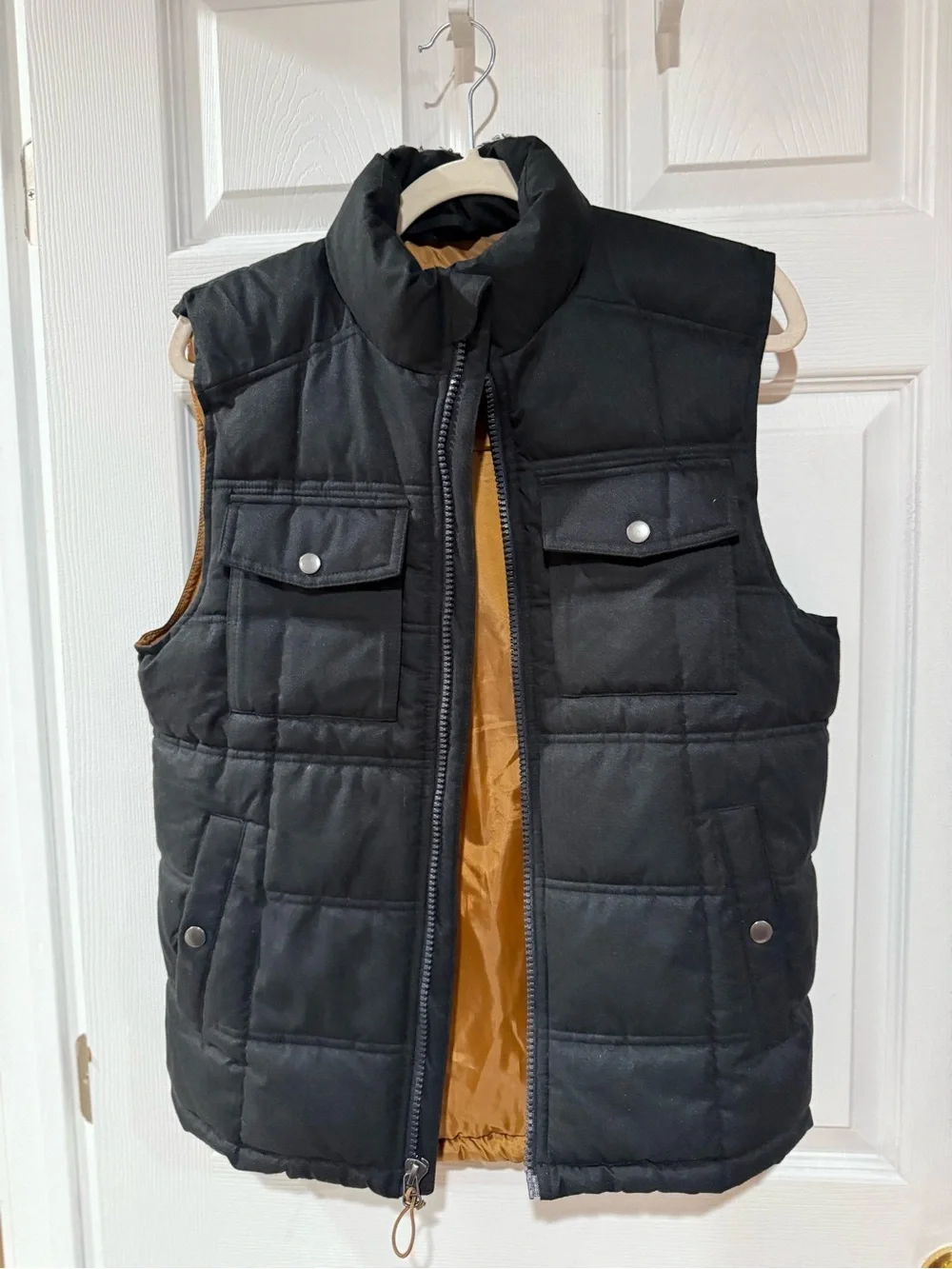 Goodfellow & Co Black Quilted Vest with Tan Interior